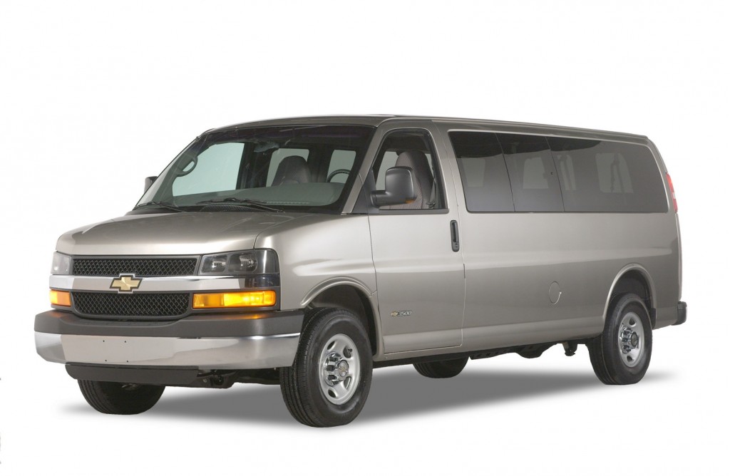 Full-Size Vans: What You Need To Know To Arrive Safely  lead image