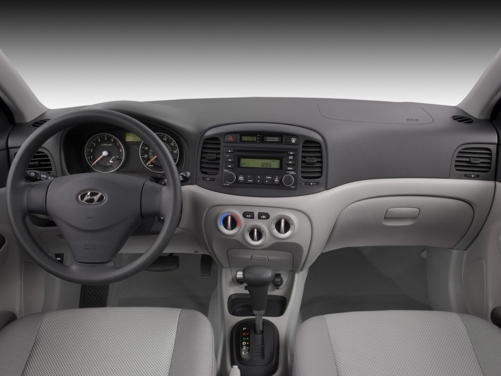 Hyundai accent 2008 салон