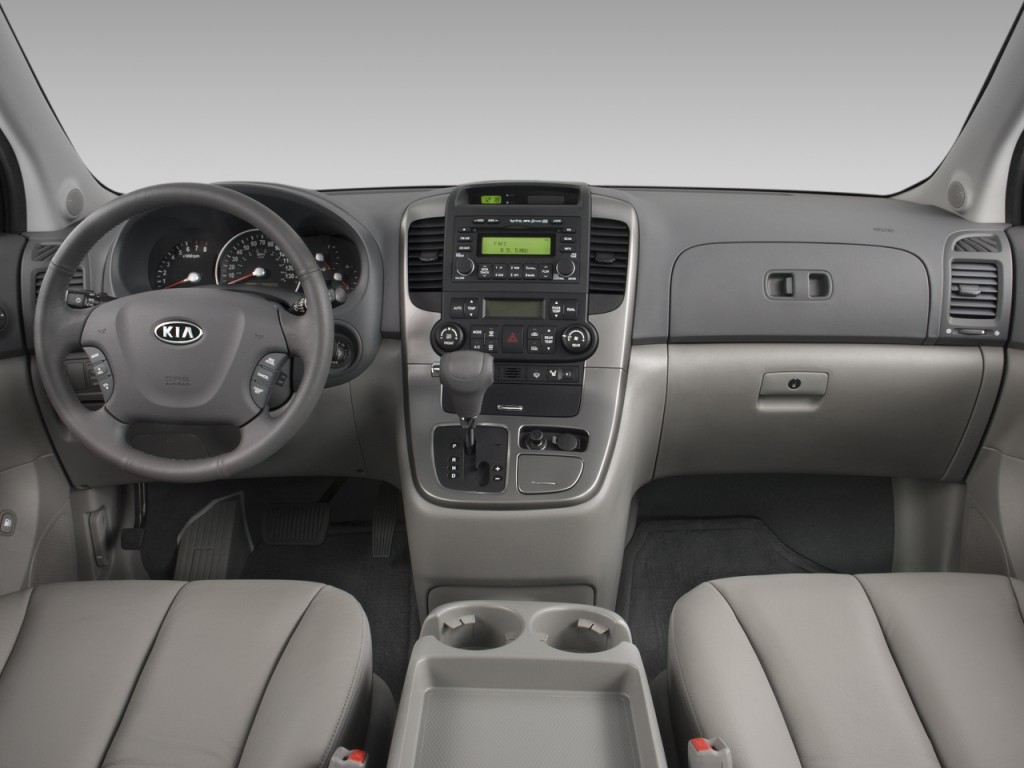 Kia Sedona Dashboard