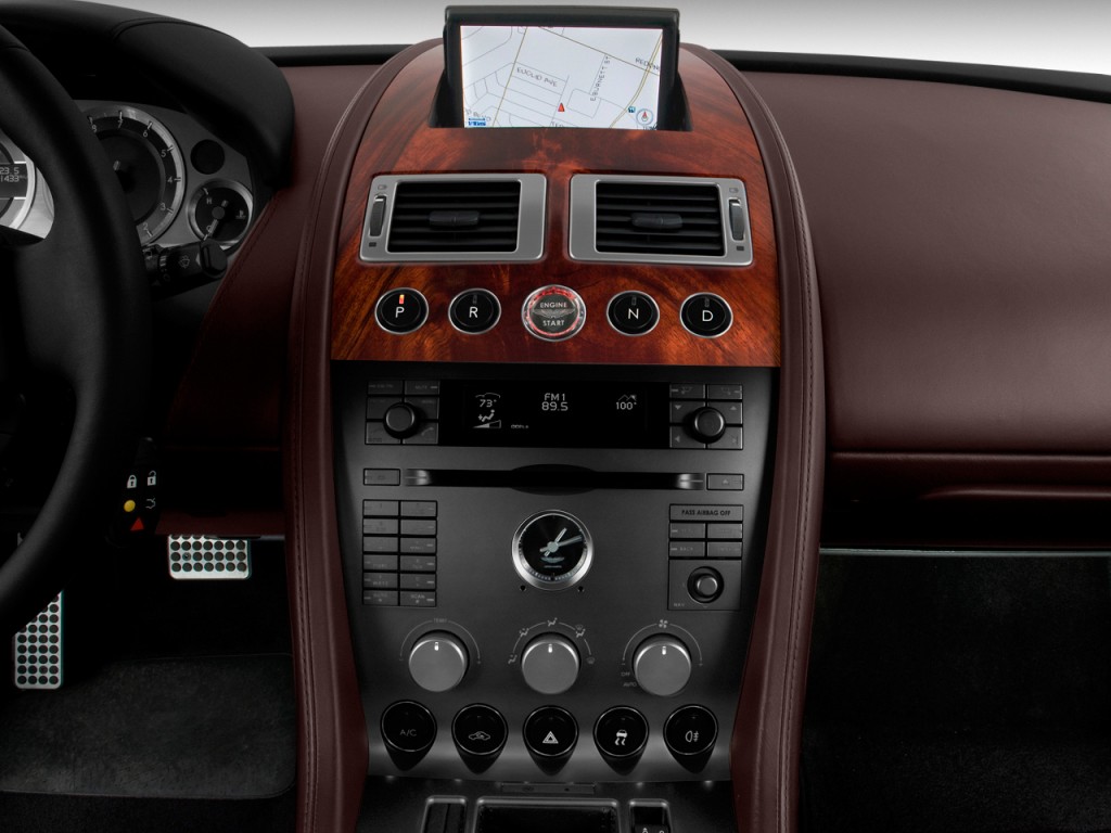 Image: 2009 Aston Martin DB9 2-door Coupe Man Instrument Panel, size