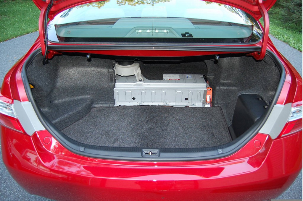 Image: Nickel-metal-hydride hybrid battery pack in trunk of 2009 Toyota