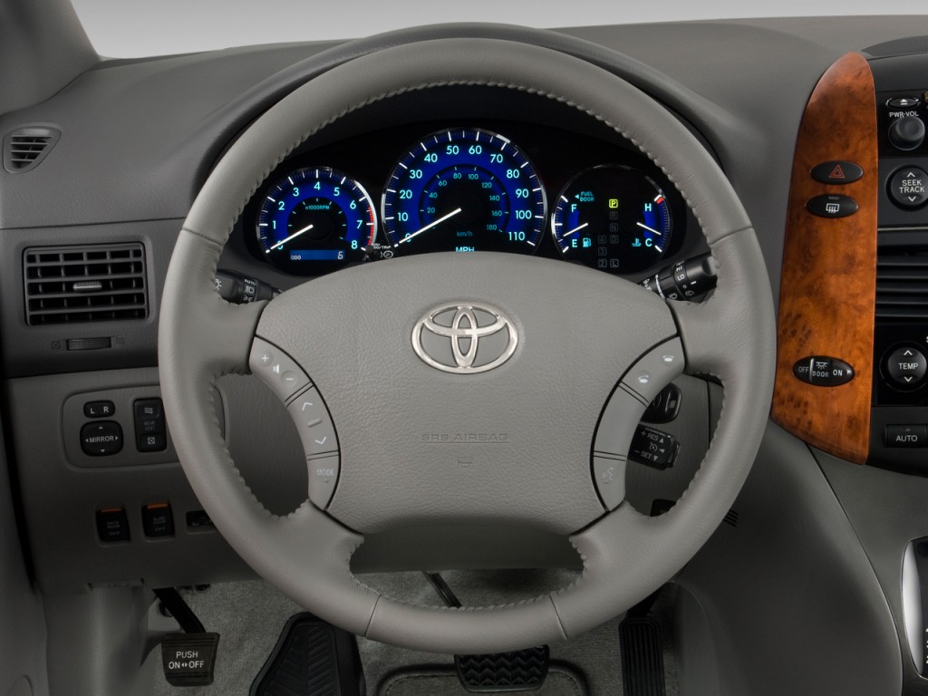 Image: 2009 Toyota Sienna 5dr 7-Pass Van XLE FWD (Natl ...