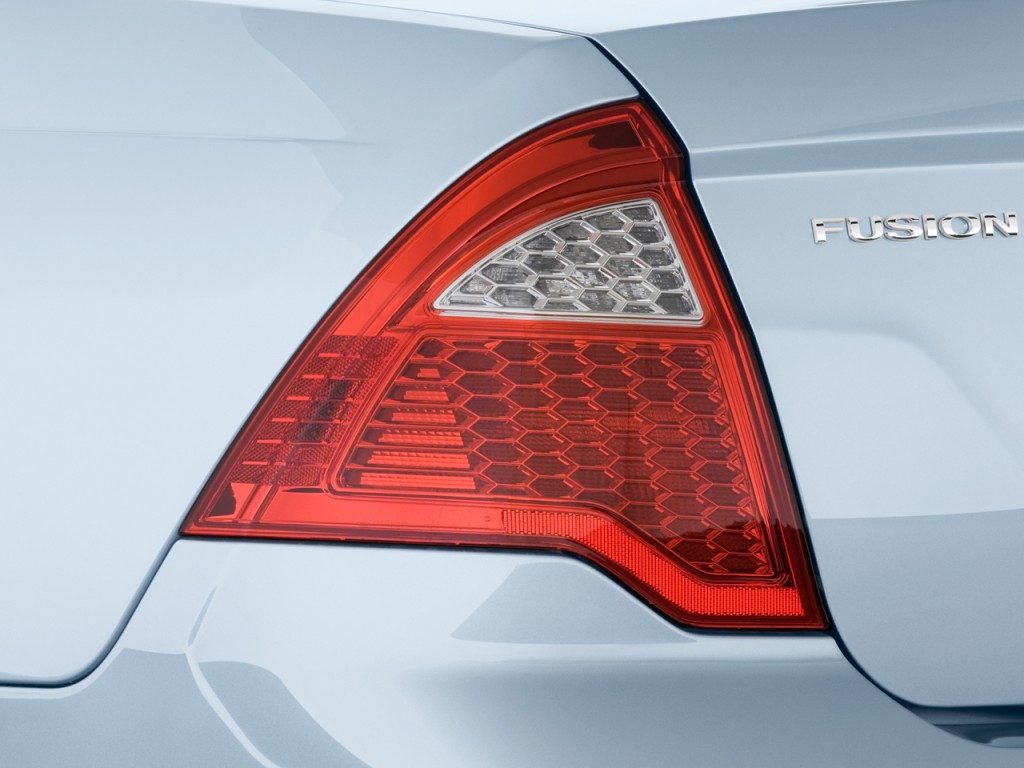 Tail Light - 2010 Ford Fusion Hybrid 4-door Sedan Hybrid FWD Detroit Hurt in "Total Quality" Study
