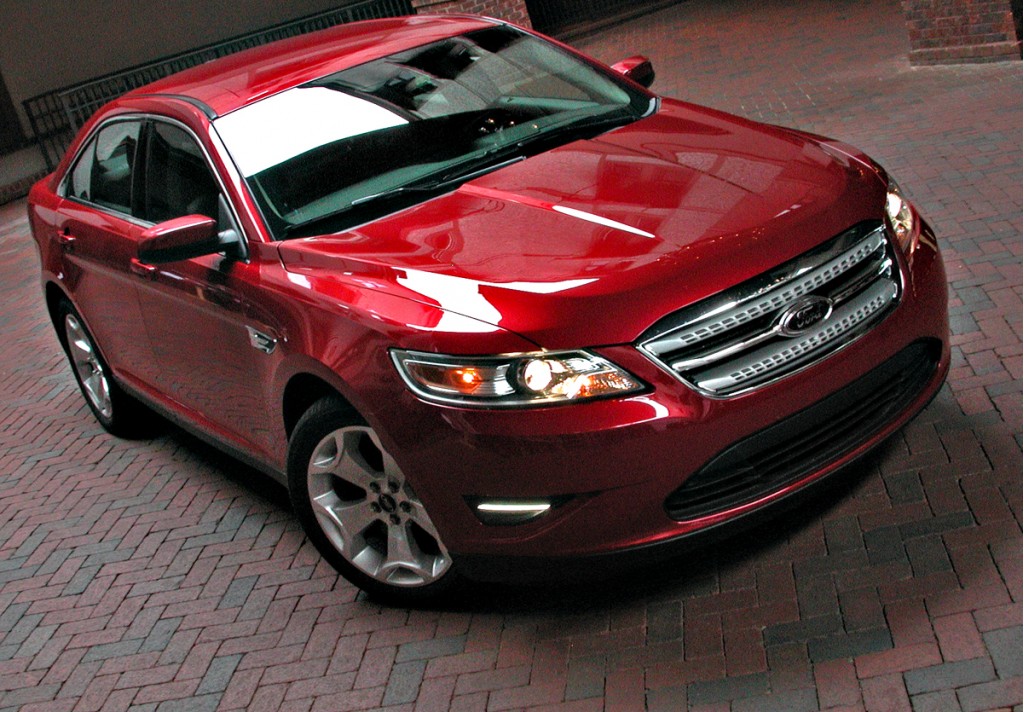 2010 Ford Taurus photo by Rex Roy