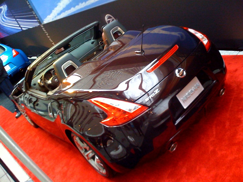 2009 New York Auto Show: 2010 Nissan 370Z Roadster, 2009 NISMO Z Revealed lead image