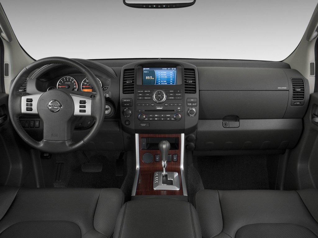 Image 2010 Nissan Pathfinder 4WD 4 door V8 LE Dashboard Size 1024 X 