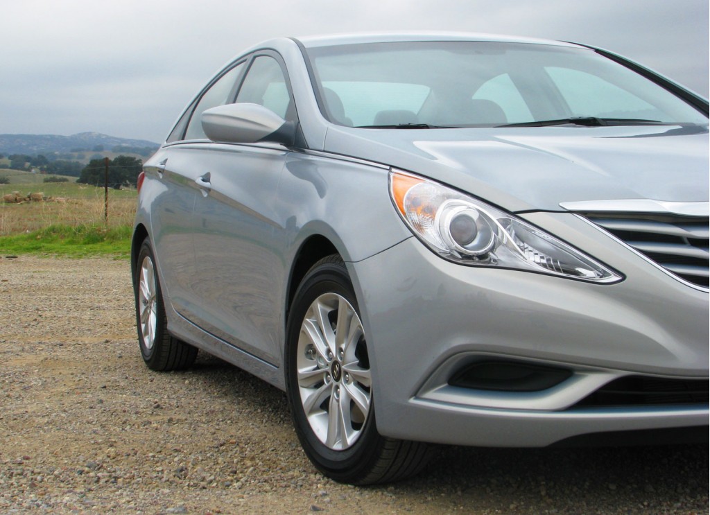 Feds Investigate Potential Steering Issue In 2011 Hyundai Sonata lead image