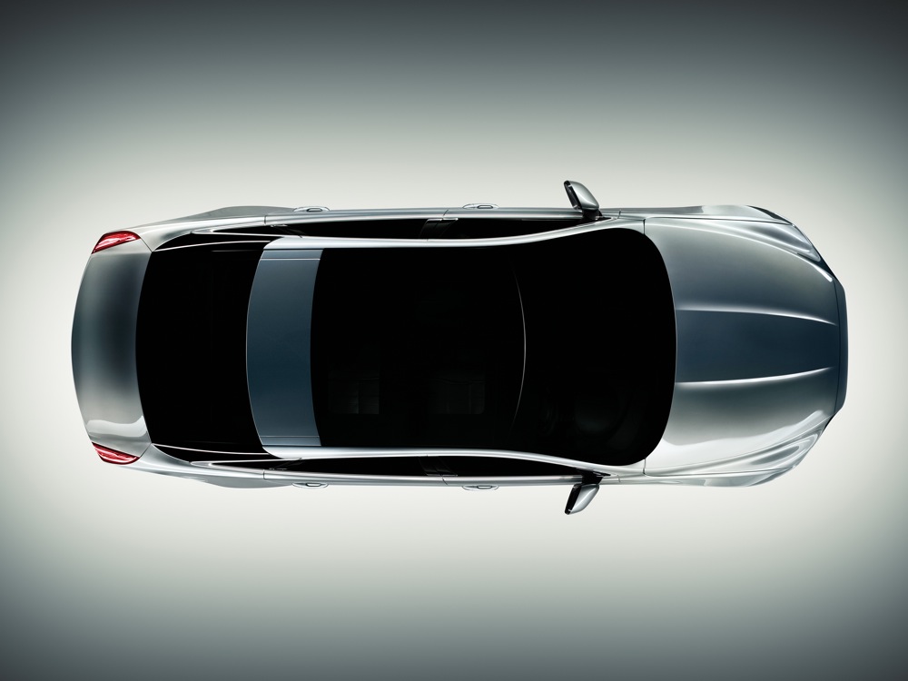 2010 Jaguar XJ: A Hybrid in the Making? lead image
