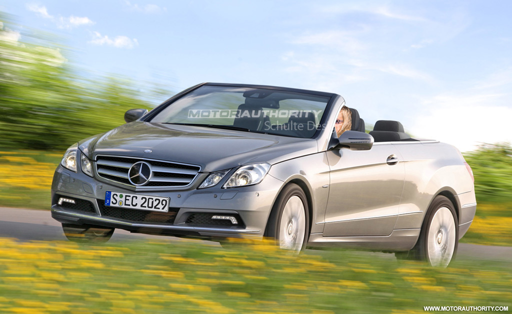 2011 Mercedes-Benz E-Class Cabrio Spotted on SATC Set lead image