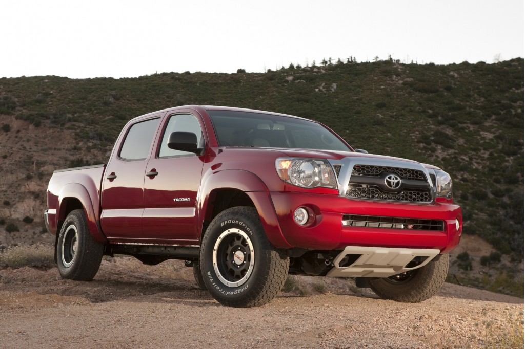 Three 2011 Pickups Rated For Safety: Silverado, Ram, Tacoma  lead image