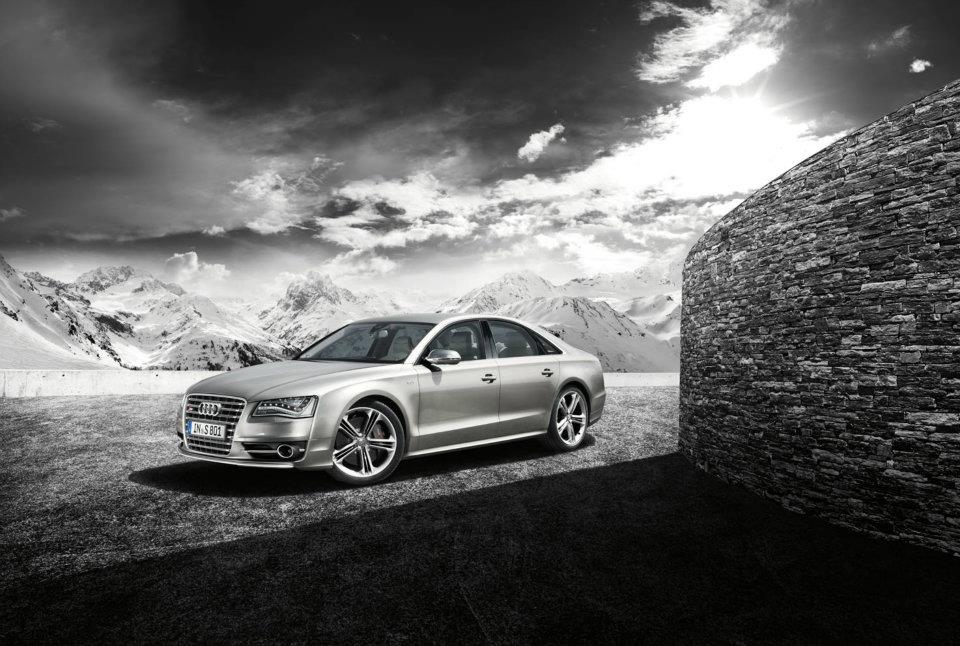 2012 Audi S8: New Photo Gallery