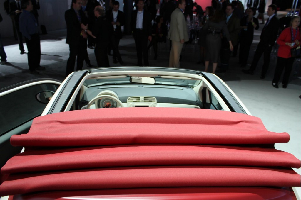 2012 Fiat 500 Cabrio live photos