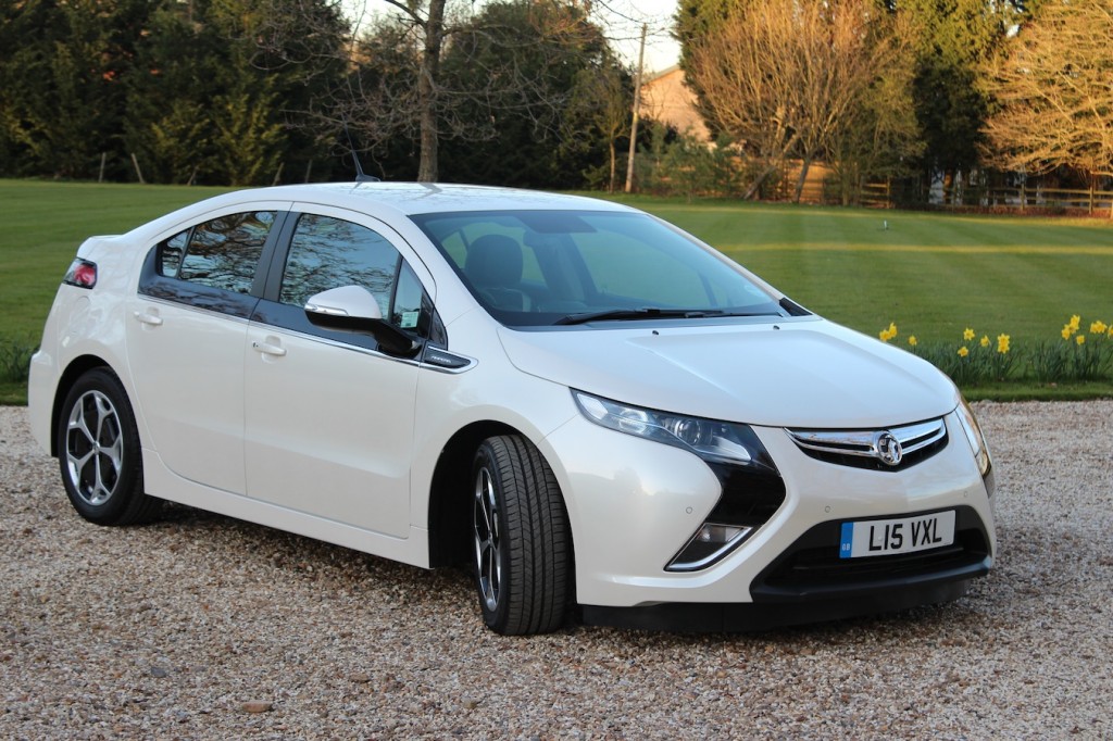 Uk Teen Takes Driving Test And Passes In Electric Car