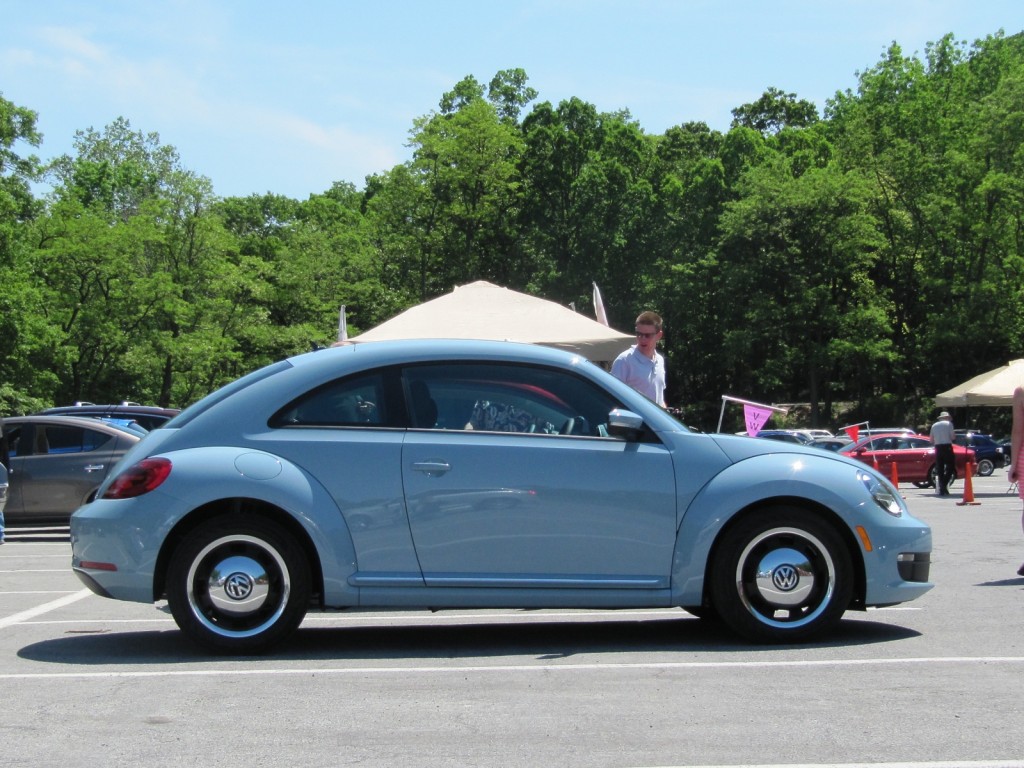 2012 volkswagen beetle theme for windows 7 for free