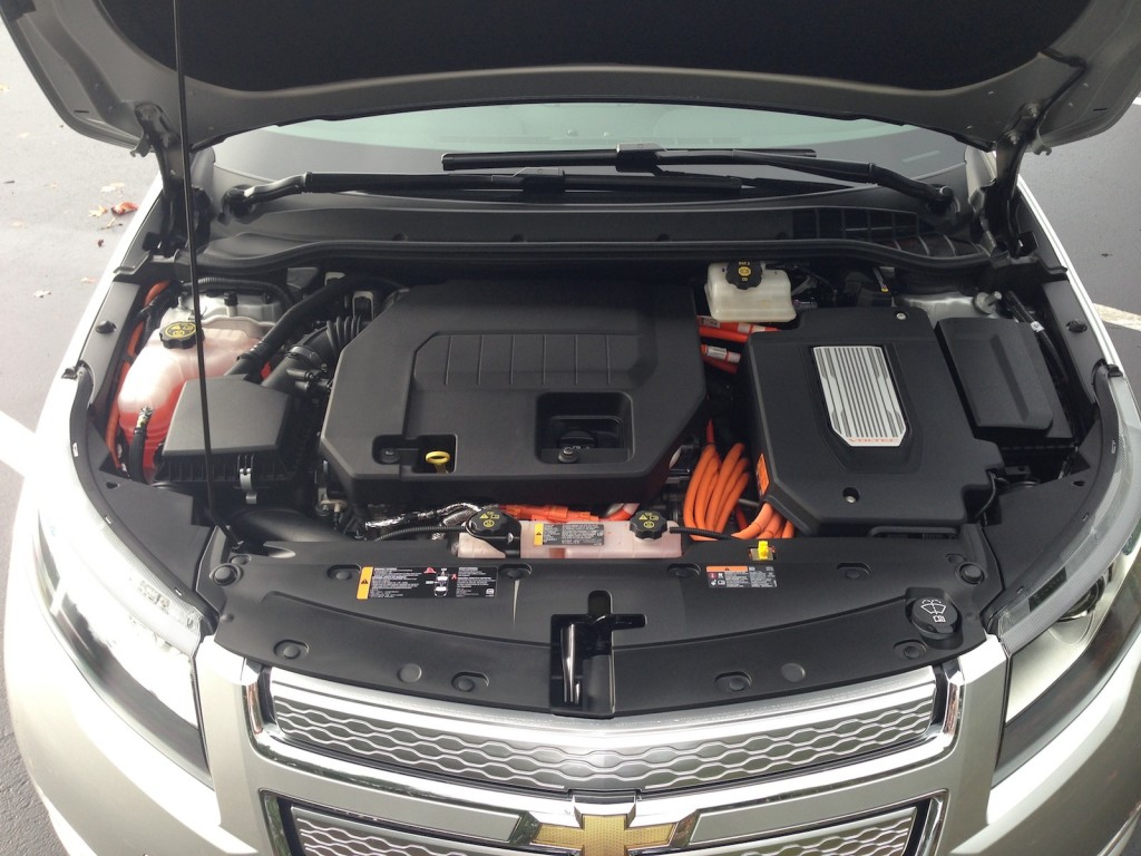 What does a Chevy Volt do when it runs out of gas and battery charge?
