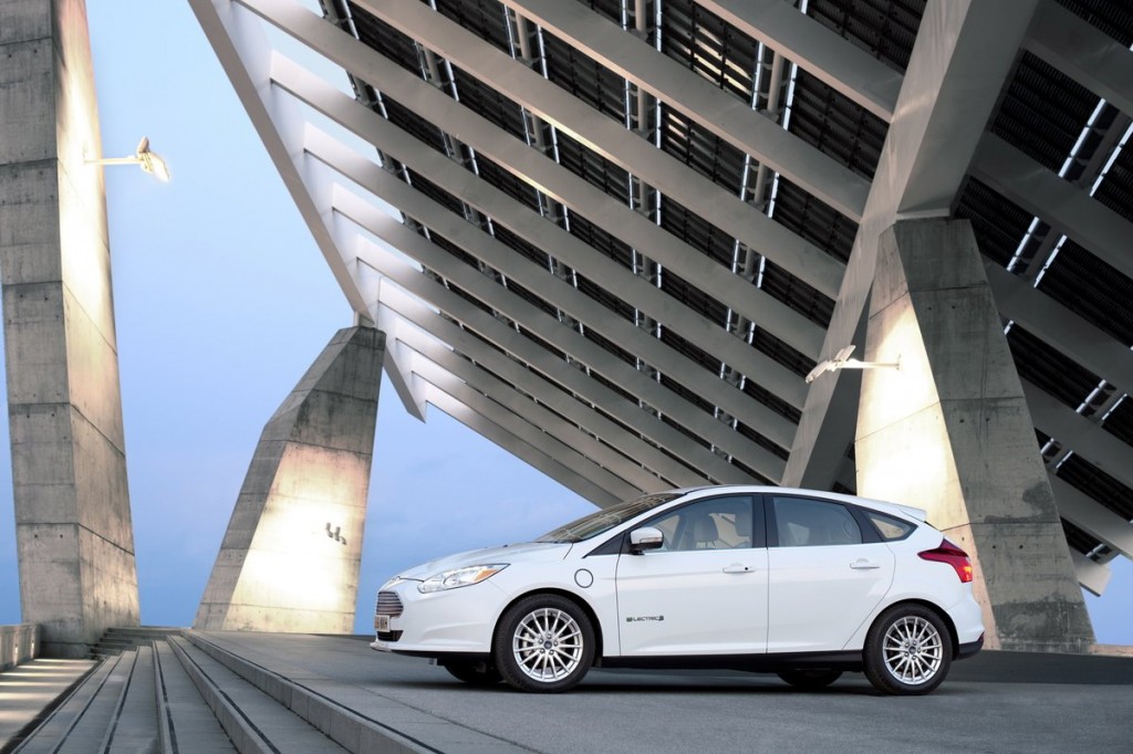 2012-2013 Ford Focus Electric, 2013 Ford C-Max Recalled For Software Glitch