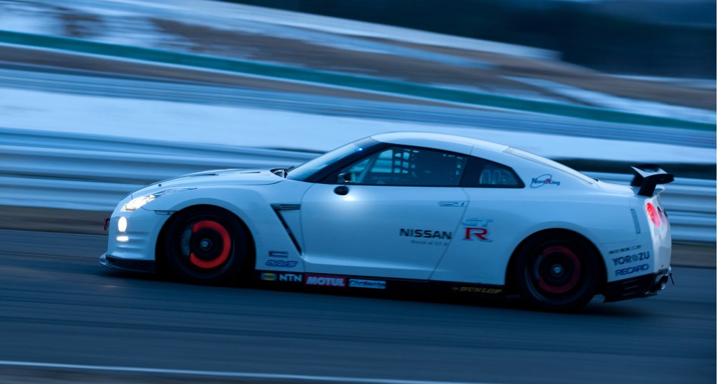My Nissan GT-R ‣ GETTING STARTED