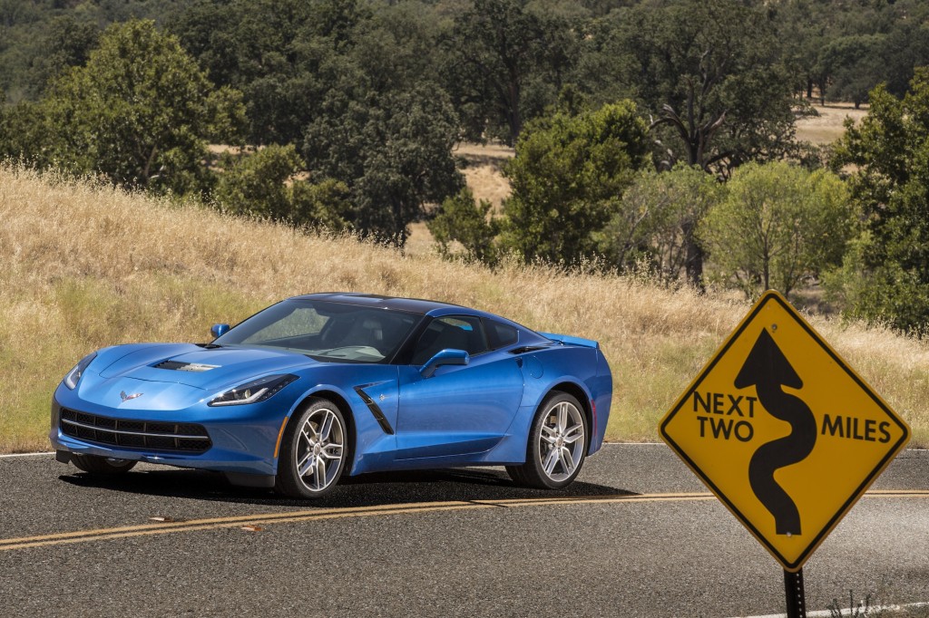 Corvette Stingray Review, Tesla Outsells Mainstream Brands, Wireless Charging: What’s New lead image