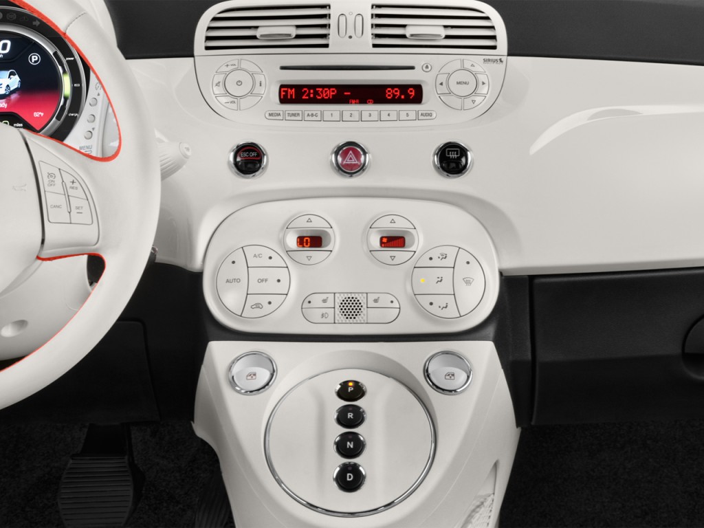 Image 2014 FIAT 500e 2 door HB BATTERY ELECTRIC Instrument Panel Size 