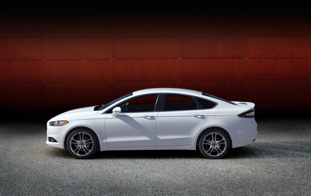 Ford recalling more than 500K Fusion sedans, Escape crossovers for rollaway risk lead image