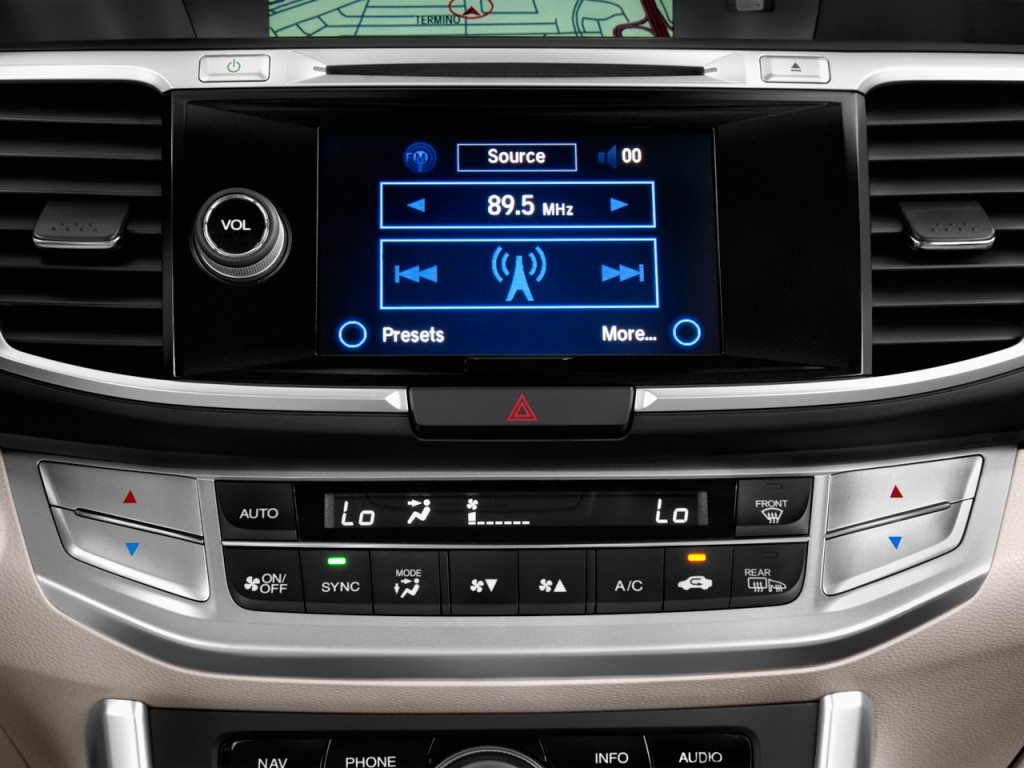 Image: 2014 Honda Accord Hybrid 4-door Sedan Audio System, size: 1024 x