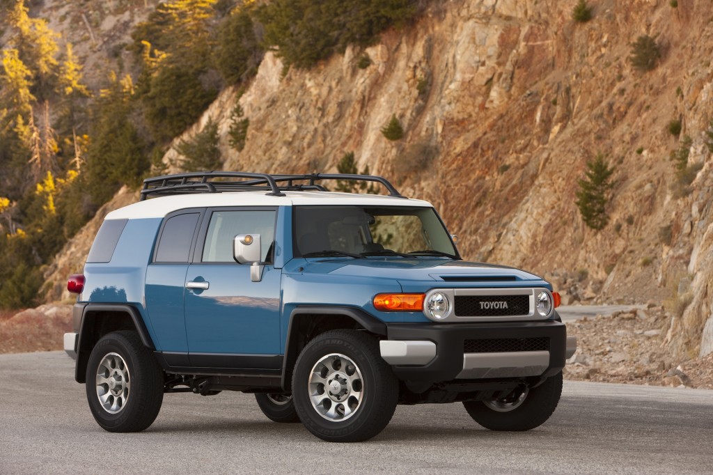 New And Used Toyota Fj Cruiser Prices Photos Reviews Specs