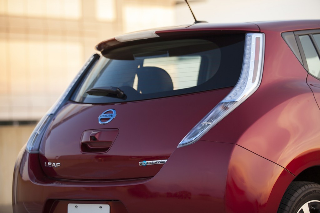 11+ 2015 Nissan Leaf S Images