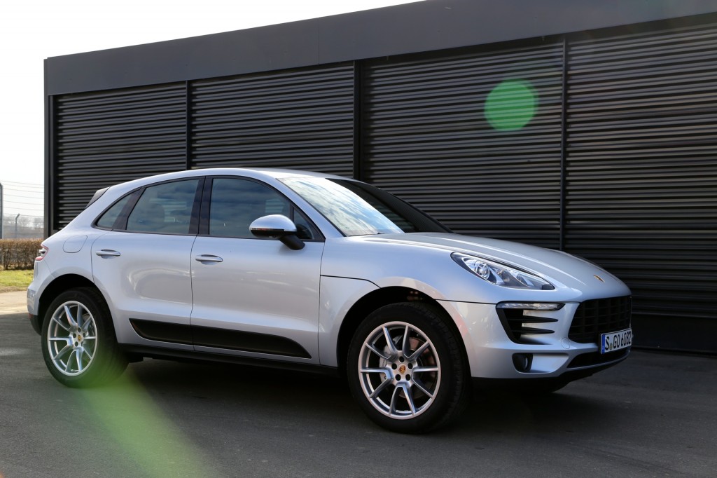 2016 Porsche Macan Review & Ratings