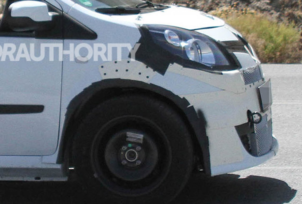 Next Generation Smart Fortwo Caught Testing In Spy Shots