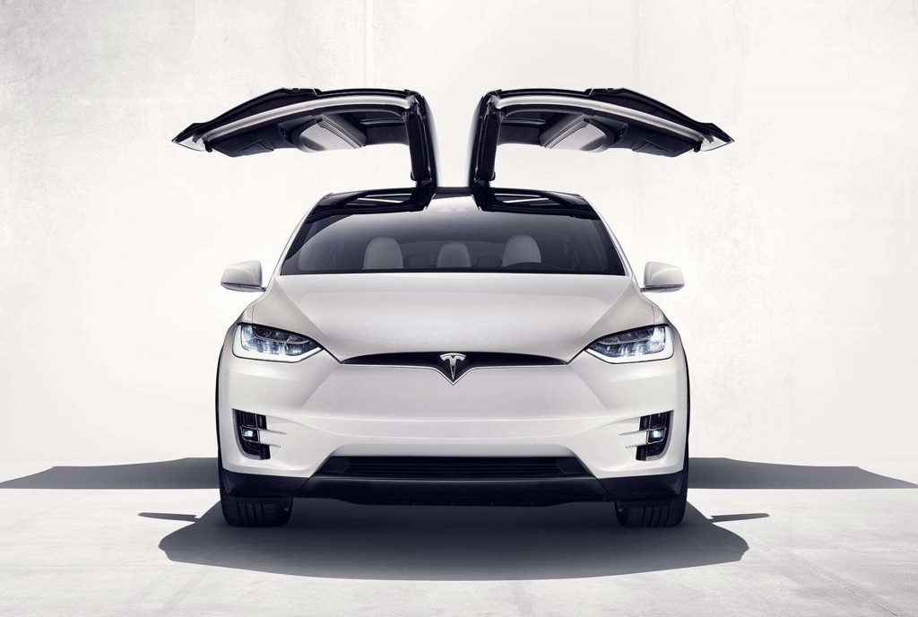Tesla Model X falcon door update may have made them worse