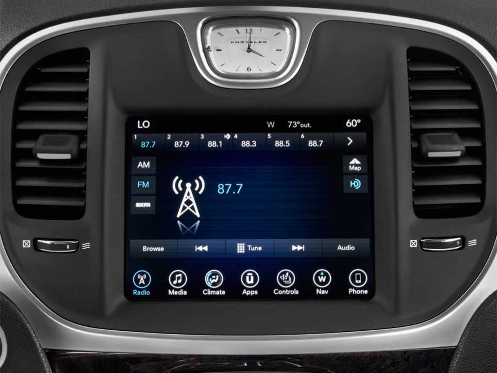 Image 2017 Chrysler 300 300C RWD Audio System, size 1024