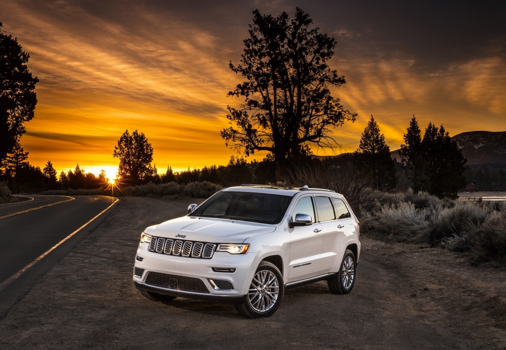 Partially self-driving 2020 Jeep Grand Cherokee may drive itself to the trailhead lead image