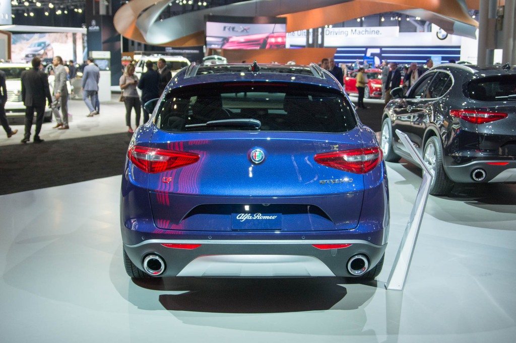 2018 alfa romeo stelvio_100599561_l