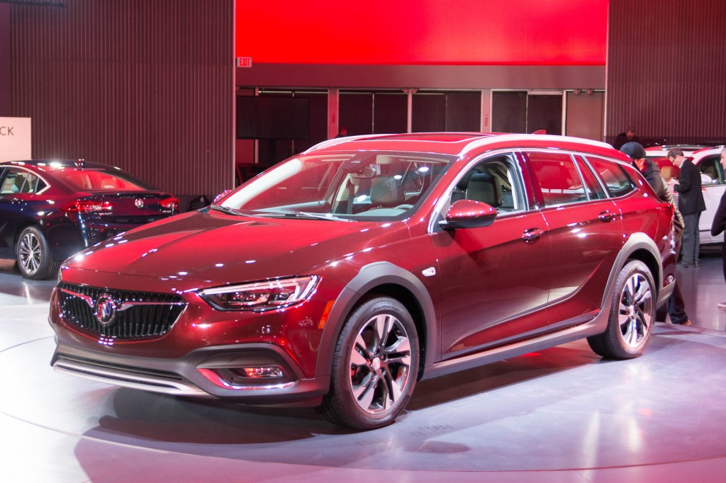 Wagons whoa! 2018 Buick Regal Tour X costs $29,995 to start lead image