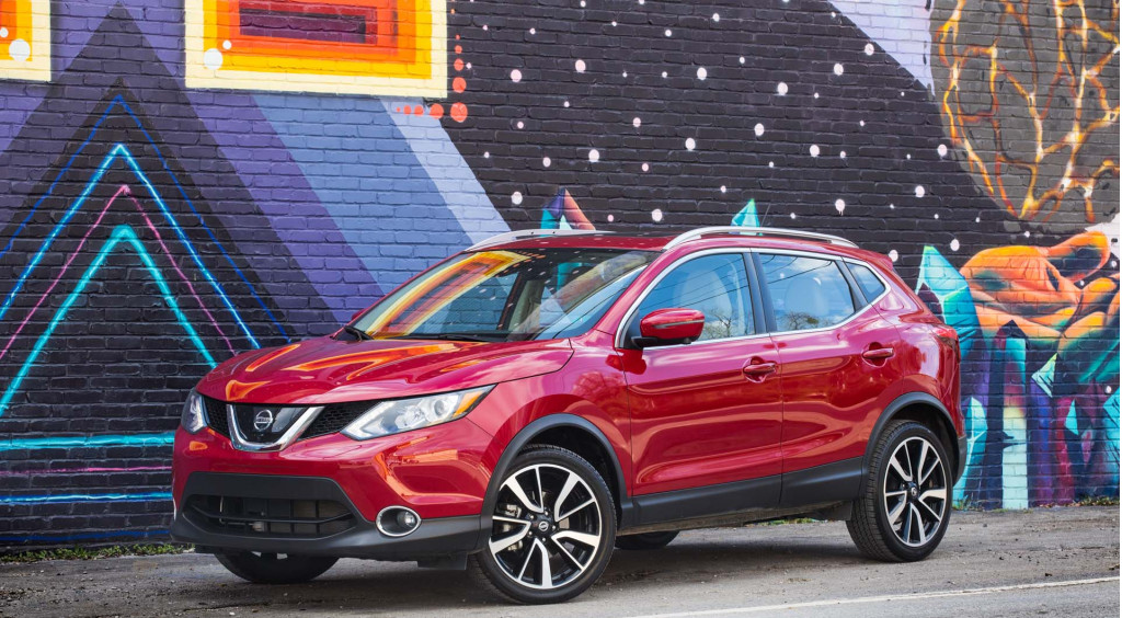 2018 Nissan Rogue Sport gains standard automatic emergency braking safety tech lead image