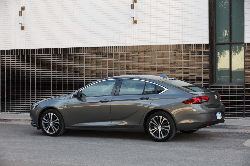 2019 buick regal_100653310_l
