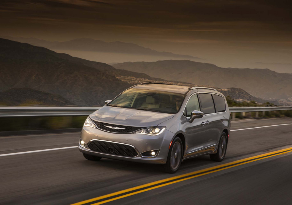 Nearly 200K Chrysler Pacifica minivans recalled over power steering loss risk lead image