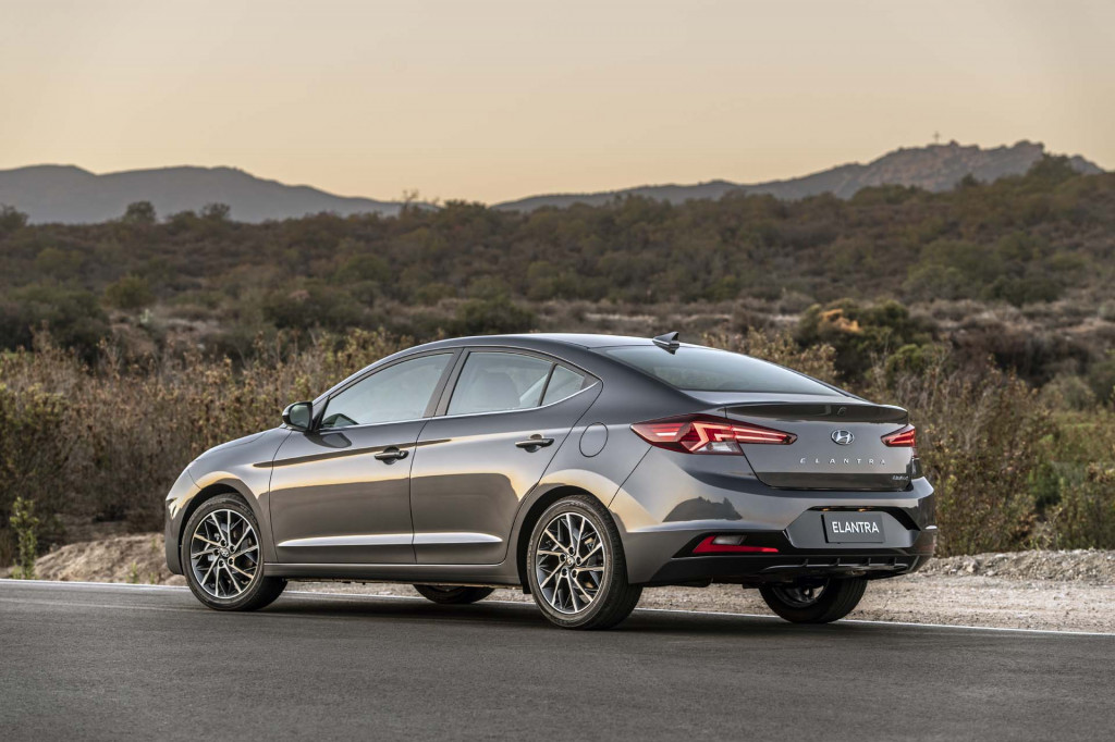 2019 Hyundai Elantra, Lyft's profitable self-driving taxi, EPA rolls back emissions: What's New @ The Car Connection lead image