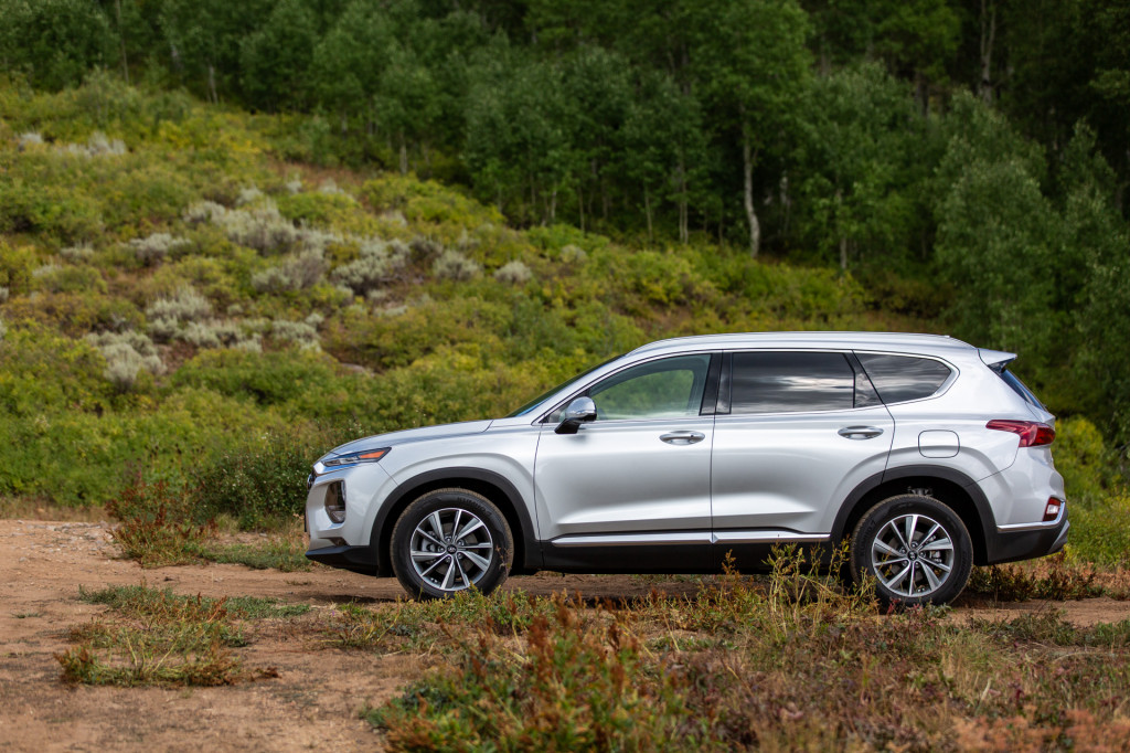 2019 Hyundai Santa Fe vs. 2019 Honda Passport: Compare Cars