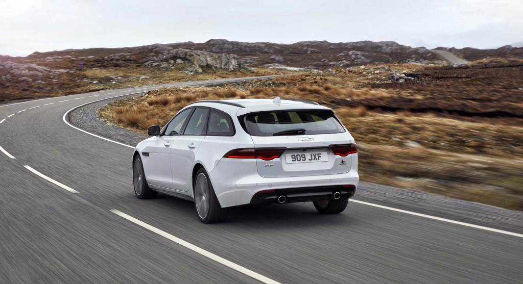 Jaguar Land Rover to charge $300 for Apple CarPlay, Android Auto compatibility lead image