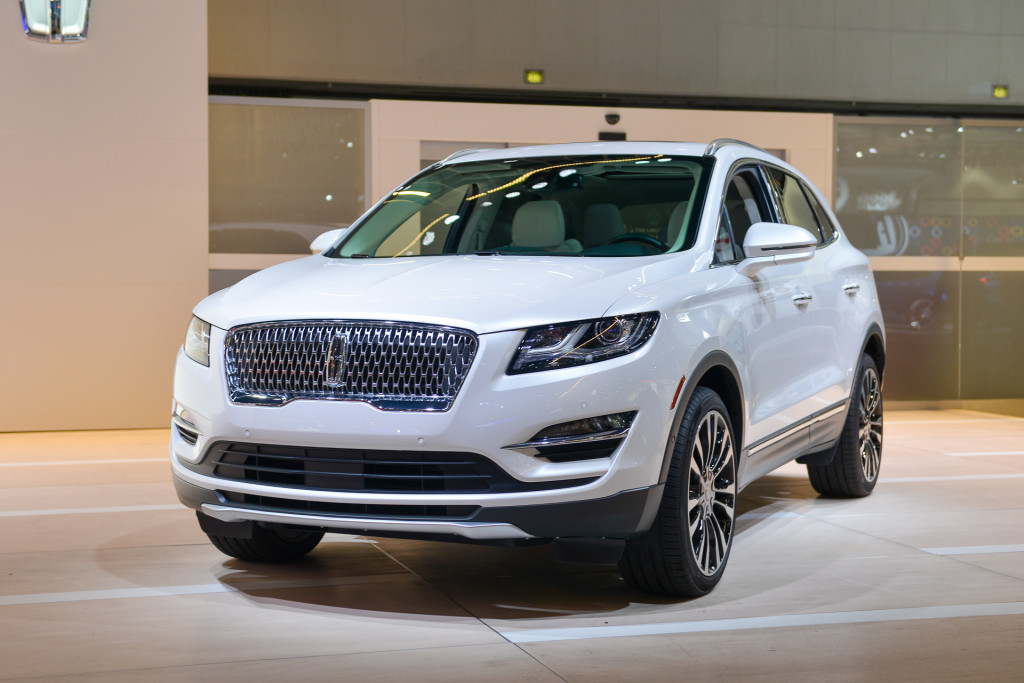 New 2019 Lincoln MKC sports updated face, crash-safety tech
