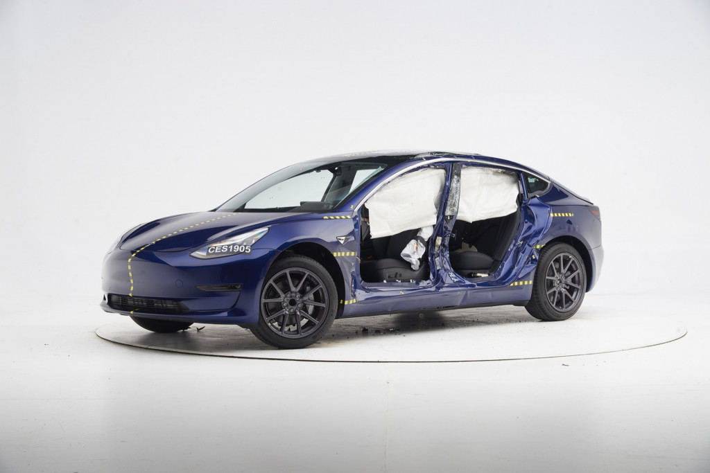 2019 Tesla Model 3 - IIHS side impact crash test