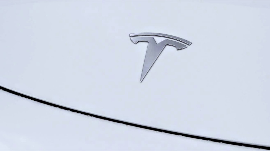 Tesla badge, on Model 3
