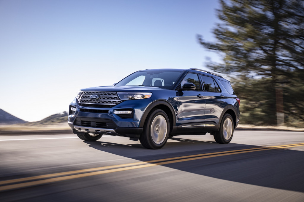 2020 Ford Explorer aces safety test, Jordan and Wallace team up, Tesla's Battery Day unfolds: What's New @ The Car Connection lead image