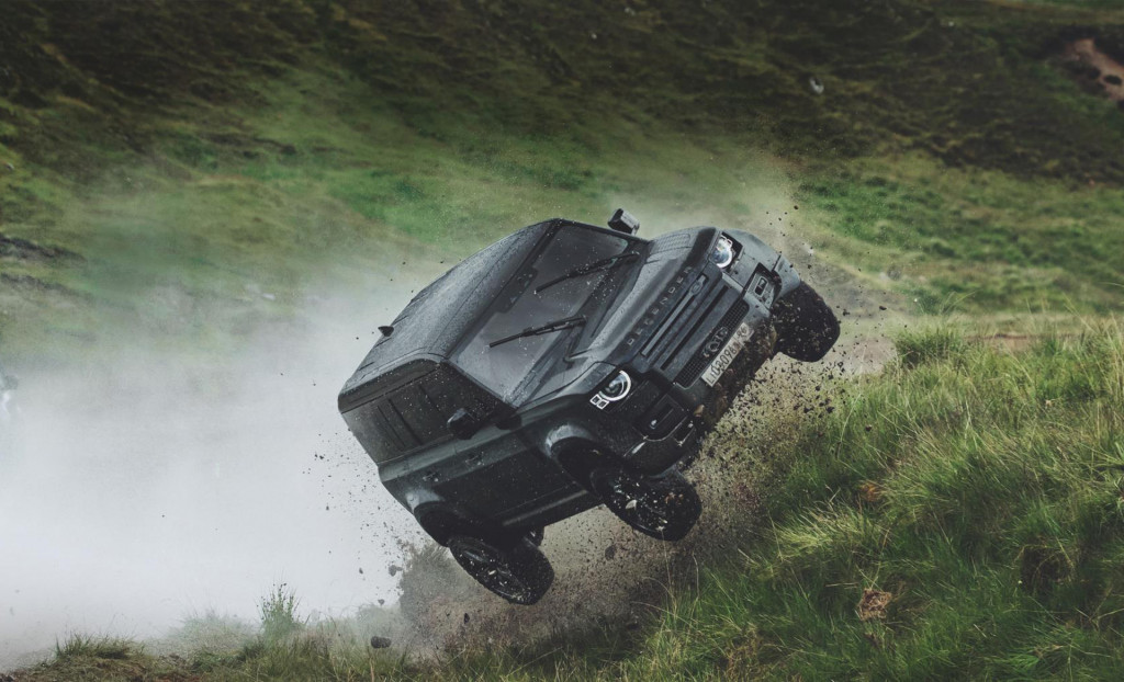 Land Rover Defender 2020 en el set de la nueva película de James Bond 