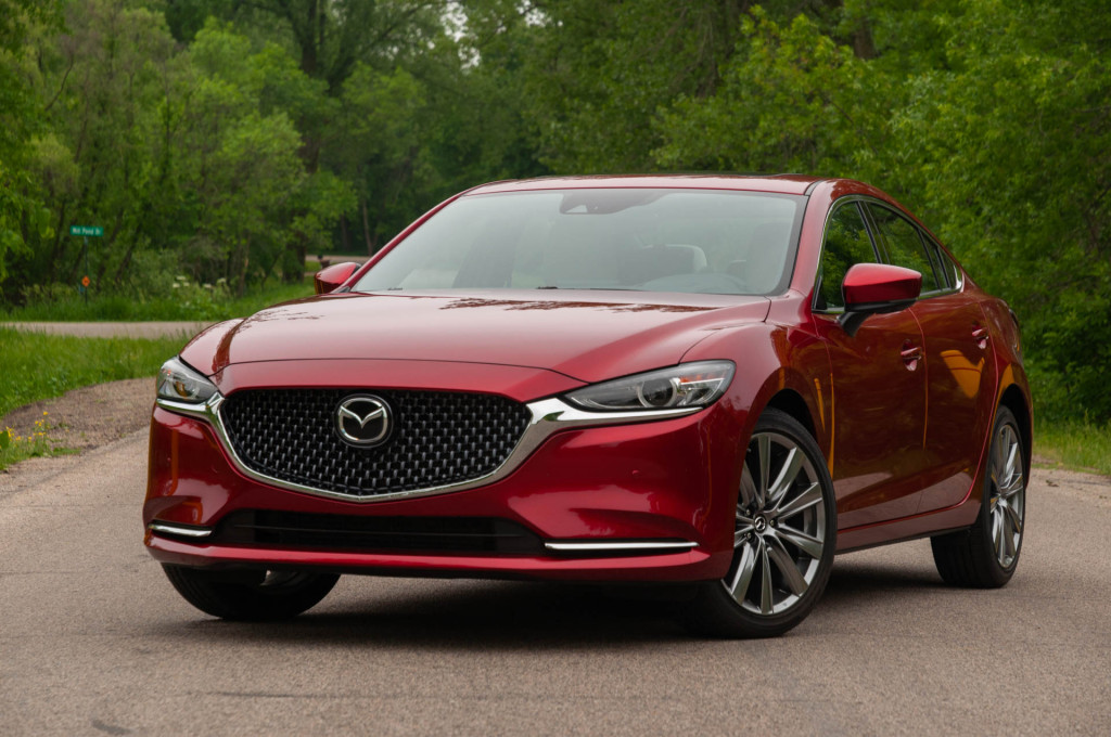  Actualización de revisión: el Mazda 6 Signature 2020 se extiende a ambos lados de la división entre convencional y premium