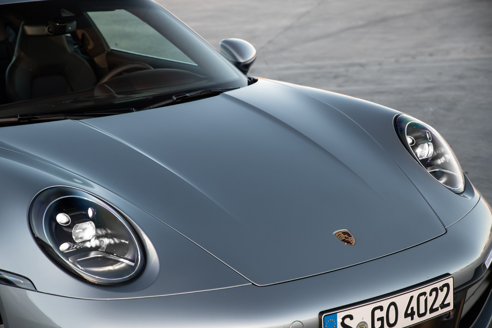 Porsche, Lexus dealers top survey for luxury dealership service lead image