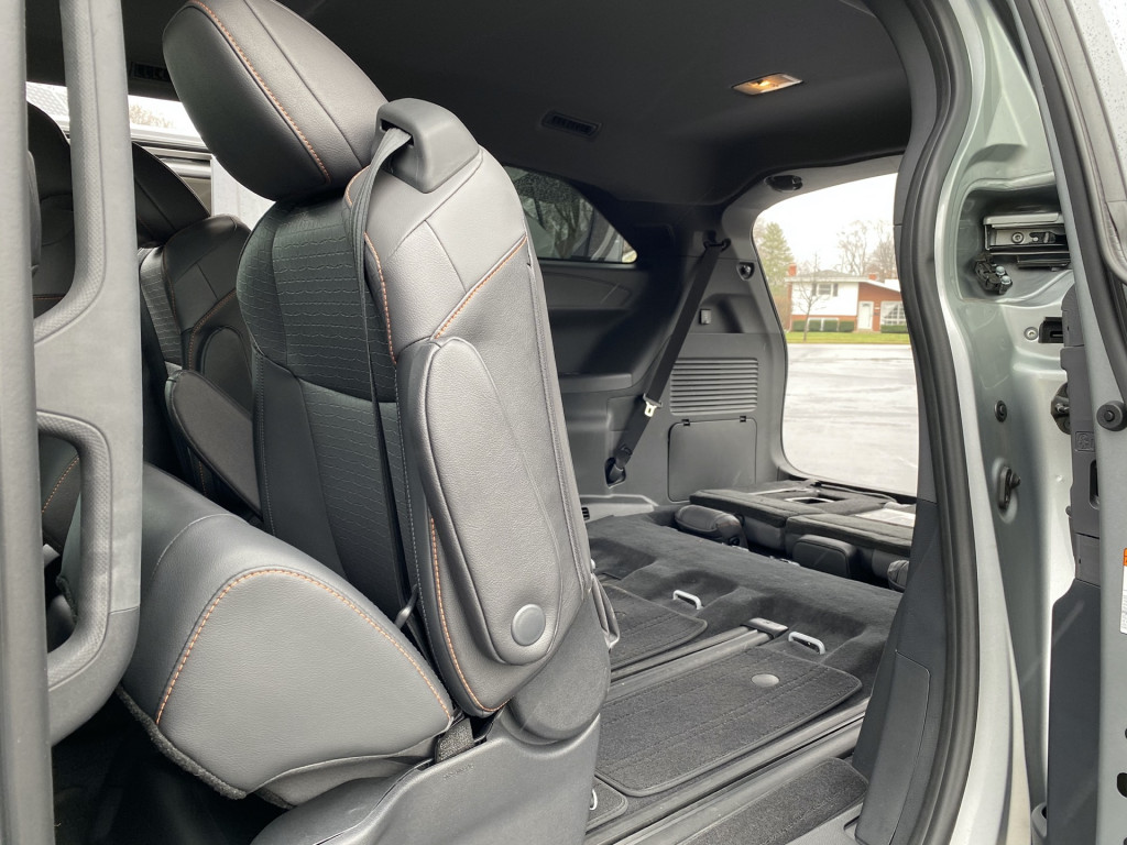 2021 Chrysler Pacifica vs 2021 Toyota Sienna: Compare Minivans
