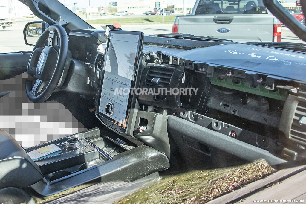 2022 Ford Expedition facelift spy shots - Photo credit: S. Baldauf/SB-Medien 2022 Ford Expedition facelift spy shots - Photo credit: S. Baldauf/SB-Medien