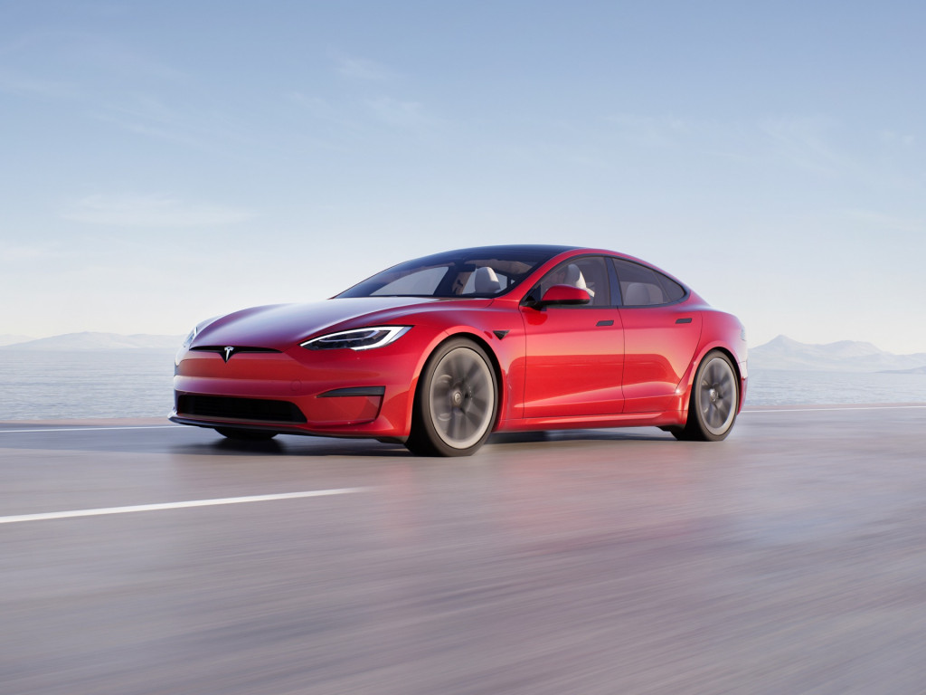 2022 Tesla Model S pläd